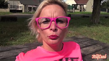 Imani, jeune milf sexy en trio
