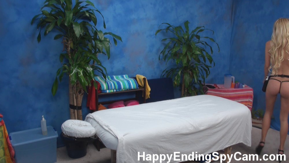 HappyEndingSpyCam - Karmen