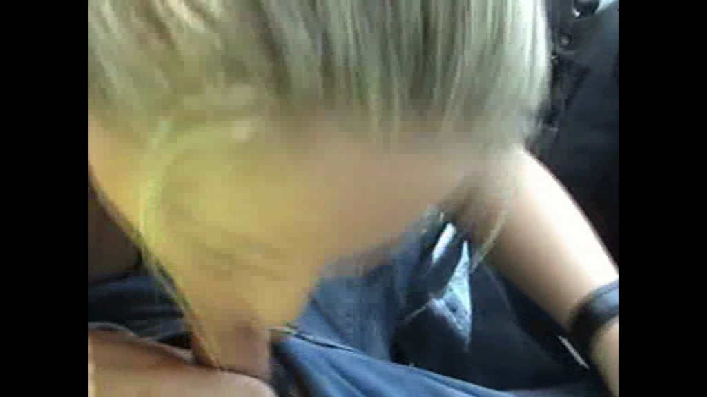 HomePornFrames - Very Hot Blonbe Babe Doing Blowjob And Cumshot In The Car
