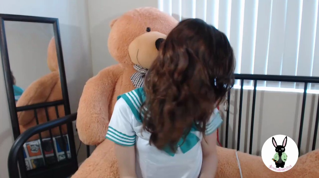 Manyvids - Bunnie Hughes - Back To School Girl Cam Show