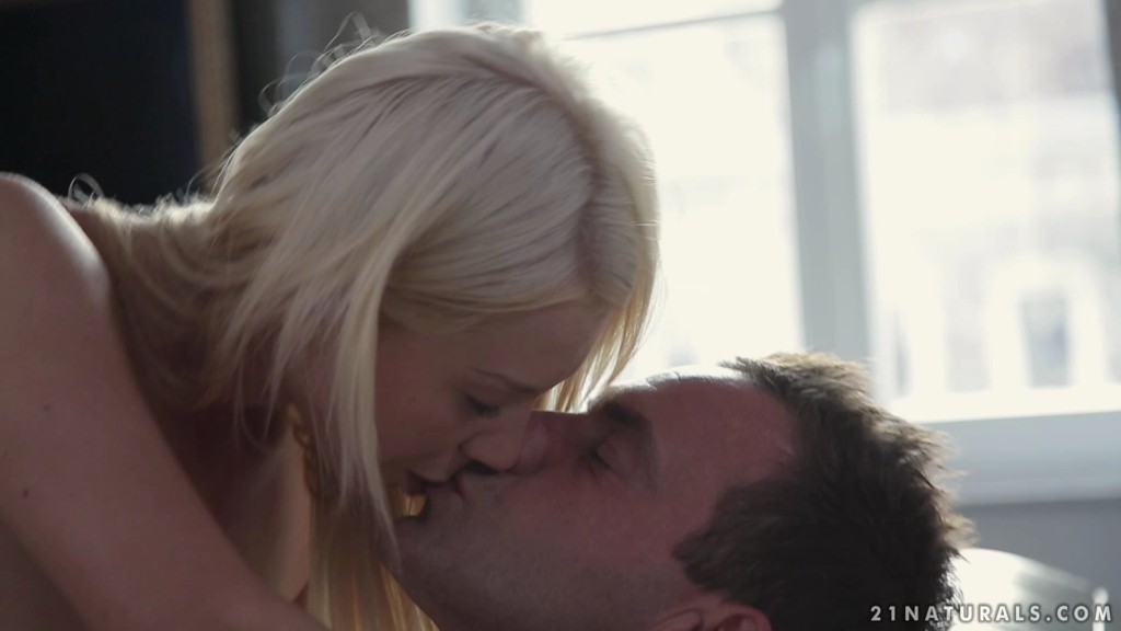 21Naturals - Gentle s01  Lindsey Olsen