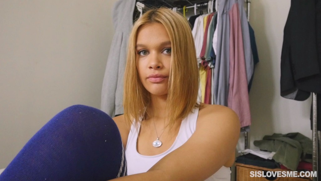 SisLovesMe - Kendall Kross