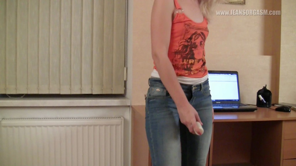 JeansOrgasm - Viki 01