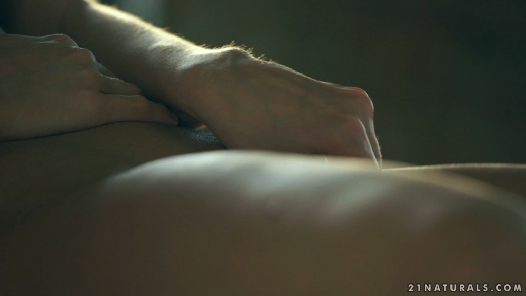 21Naturals - Girlonthechair -  Aruna Aghora