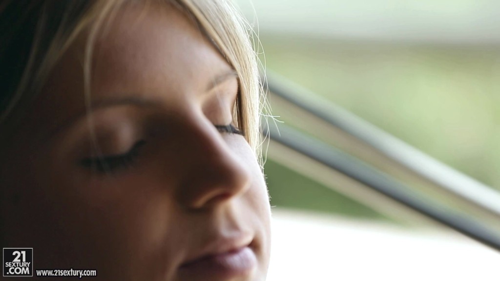 21Naturals - Distance -  Gina Gerson