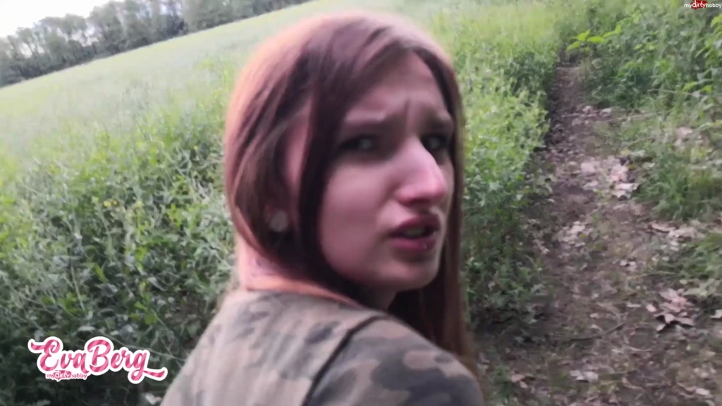 Eva-Berg_Auf dem Feld gepisst und abgefickt
