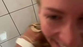 Radekos sneaks at the pool, then blowjob and cum in mouth