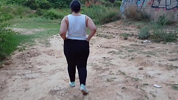Fucking my wife in the field.  Getaway with the motorcycle in confinement phase.  A tribute to Ouset.  Full video on Xvideos RED or onlyfans.com/ninfaygolfo